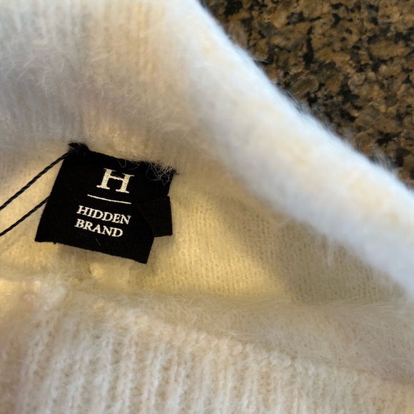 Fuzzy high waisted off white shorts. NWT - Picture 8 of 15